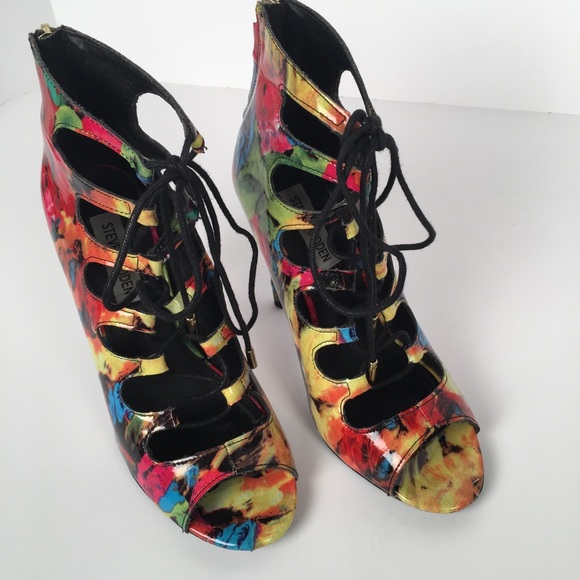 Steve Madden's Women's Floral Multi Color Lace-Up - Picture 5 of 7
